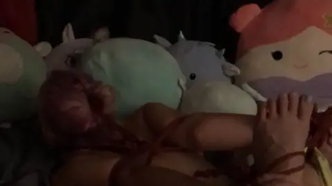 knottydevil 2020-10-07 Putting uncensoredfire in her place c655