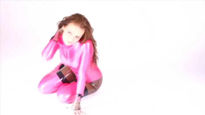 Latexperiment 2011-08-28 – Valerie Tramell Making-Of