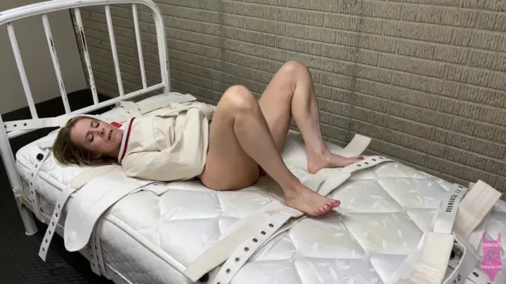 swmss swmss 366-Clair-straitjacket-struggle