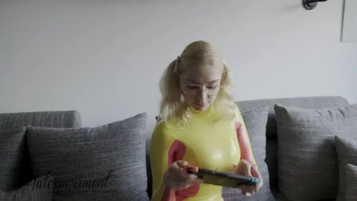 LateXperient H265 2019-06-09 – Phoebe Patrick