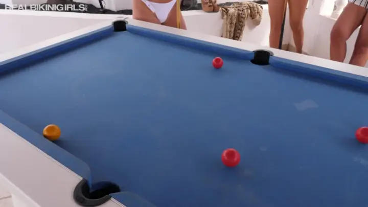 RealBikiniGirls killer-pool 4k