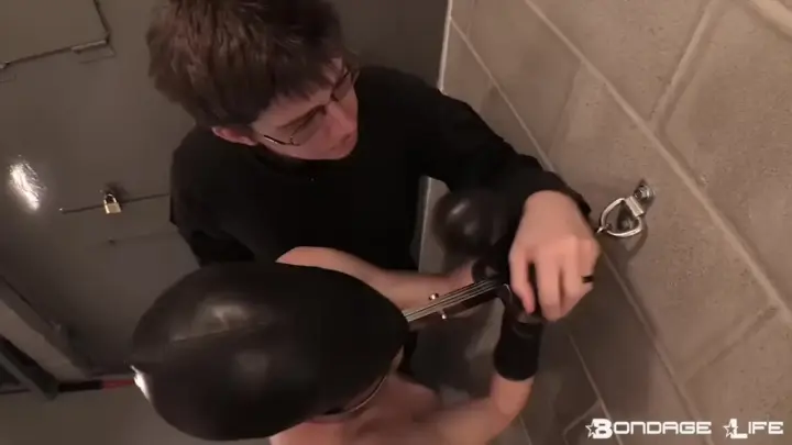 Bondagelife 1 jail yoke 0001