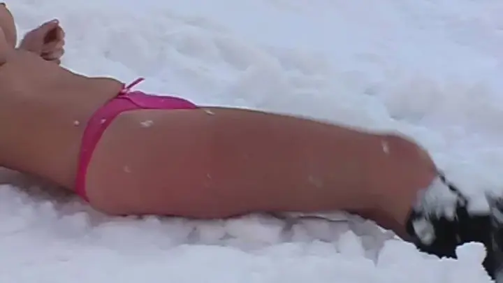 chillygirls com annukka2010-1snow