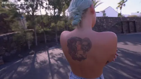 RealBikiniGirls chloe-cobbles 4k