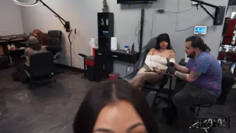 MOFOS2325 LetsPostIt 24 12 04 Diamond Franco The Tattoo Parlor 1080p
