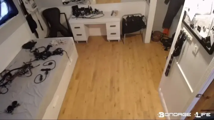 Bondagelife 1 gear room clean 0001