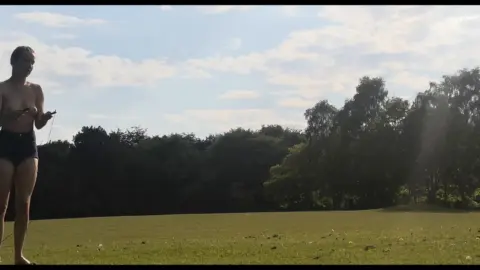 Scarlot Rose manyvids 20 08 25 scarlotrose public topless workout